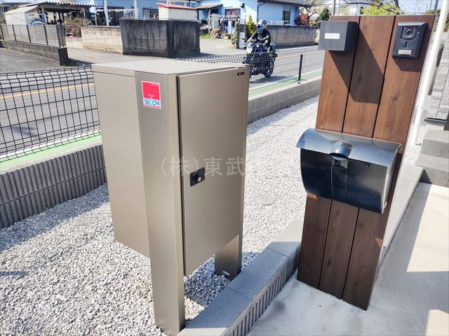 【構造・工法・仕様】 | 日高市上鹿山 | 留守でも安心の宅配ボックス付きです