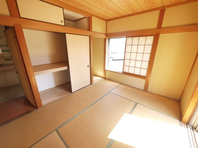 八街市文違　中古戸建の和室|平成18年4月築 　駐車並列2台可能　スーパーイオン徒歩約12分　公営水道 閑静な分譲地内