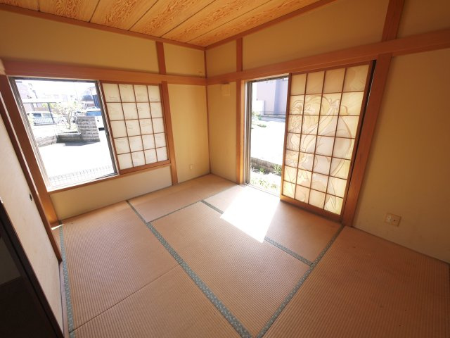 八街市文違　中古戸建の和室|平成18年4月築 　駐車並列2台可能　スーパーイオン徒歩約12分　公営水道 閑静な分譲地内