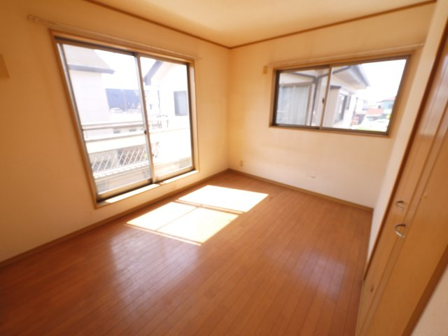 八街市文違　中古戸建の洋室|平成18年4月築 　駐車並列2台可能　スーパーイオン徒歩約12分　公営水道 閑静な分譲地内