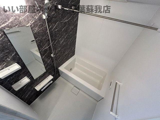 （仮称）千葉市中央区大森町新築アパートの浴室|おしゃれなリビングです