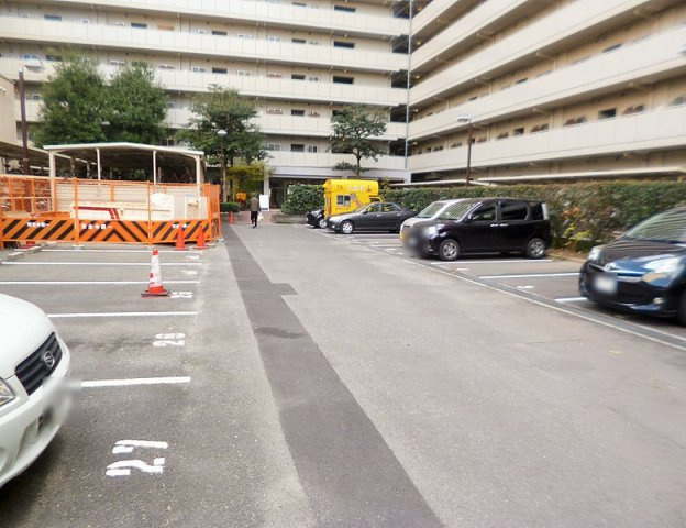 【駐車場】