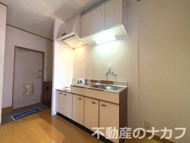 松原ビルのキッチン|※地震前の写真です