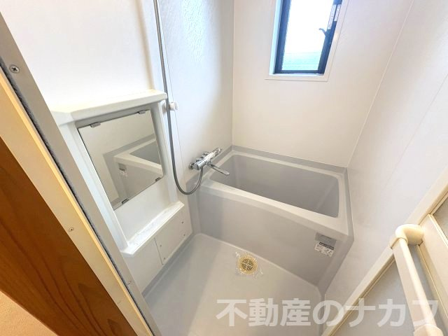 松原ビルの浴室|※地震前の写真です