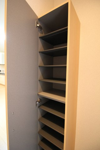ブランシナール目黒の収納|★シューズボックス付き