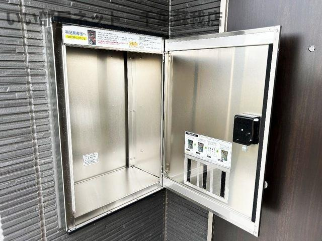 （仮称）千葉市中央区大森町新築アパートのエントランス|宅配ボックスがあると、自分の時間を有効活用できますね！