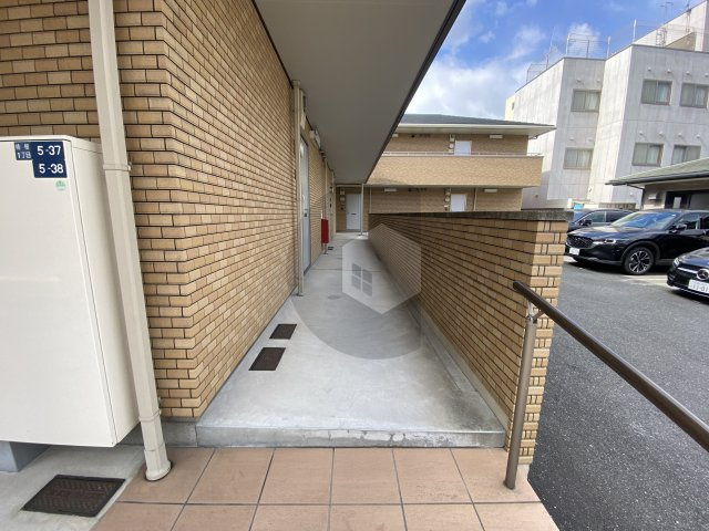 グランシャリオ楠根のロビー