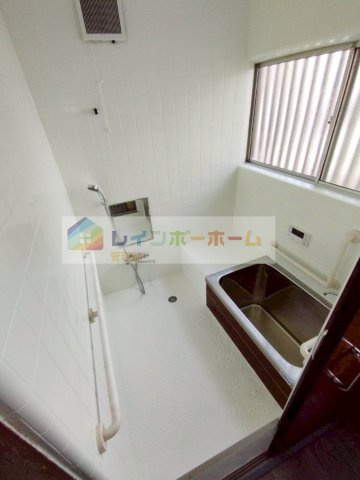 亀久保戸建の浴室