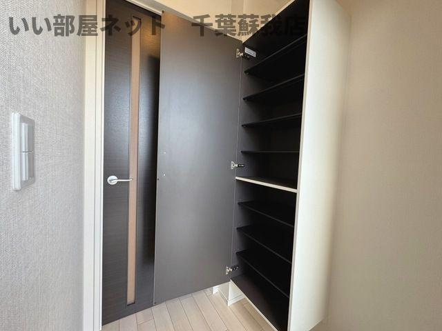 （仮称）千葉市中央区大森町新築アパートの玄関|落ち着いた玄関です