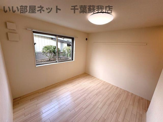 （仮称）千葉市中央区大森町新築アパートの寝室|開放的な寝室です