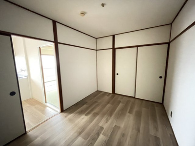 【洋室】 | ビスタ新庄ハイツ２ | 広いお部屋です