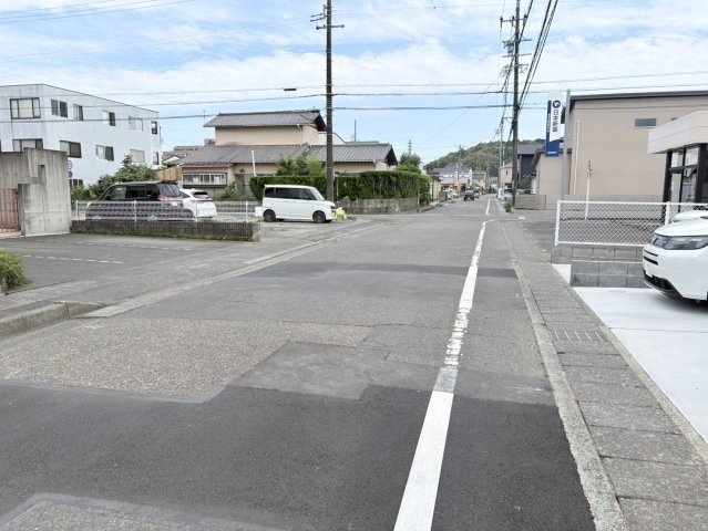 売新築戸建　静岡市葵区竜南３丁目の前面道路含む現地写真