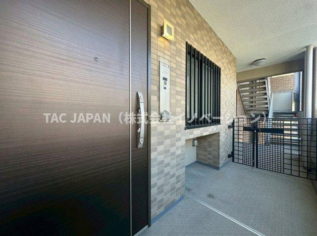 ネバーランド上野松が谷の玄関|【いつでもご見学（内覧）可能です】
お問合せ当日やお仕事帰りなどご都合の良いタイミングでのご見学可能です。
お気軽にお問合せください。