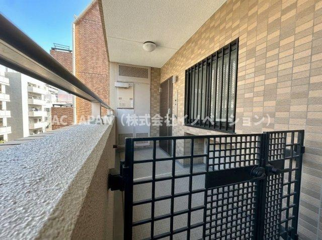 ネバーランド上野松が谷の玄関