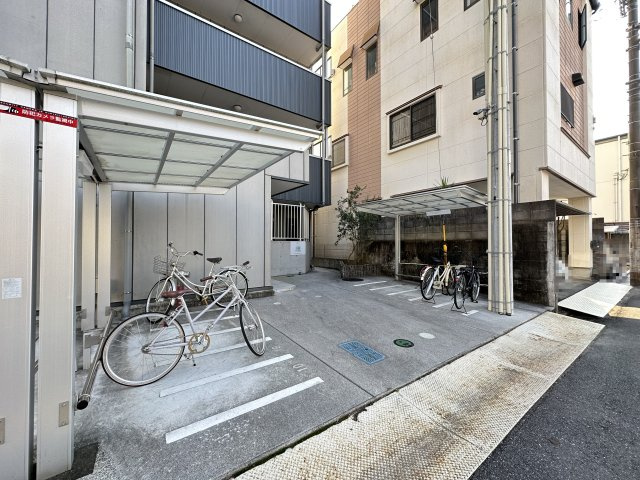 CLASS・Yの駐車場