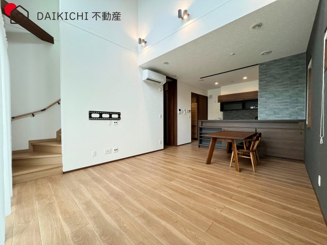 【居間・リビング】 | 鴻巣市南1丁目　中古戸建