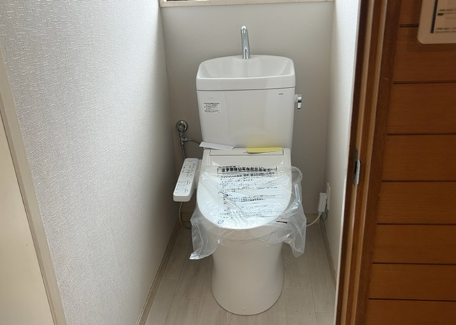【トイレ】 | トイレは大きさや形、機能、抗菌性などが異なる多種多彩なタイプが各メーカーから出ています。それぞれに良さがあるため、事前にどういったタイプのトイレがいいのかをご家庭内で決めて、内見に行くといいでしょう。