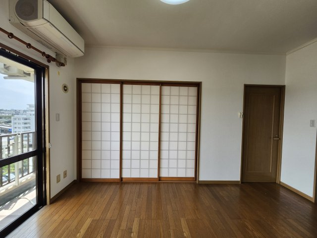 クレスト壷川中公園の居間・リビング