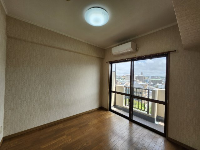 クレスト壷川中公園の洋室|壁紙は貼替予定の為、写真と異なります。
