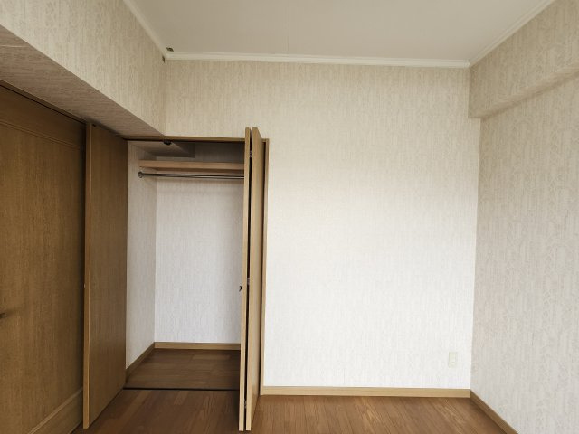 クレスト壷川中公園の洋室|壁紙は貼替予定の為、写真と異なります。