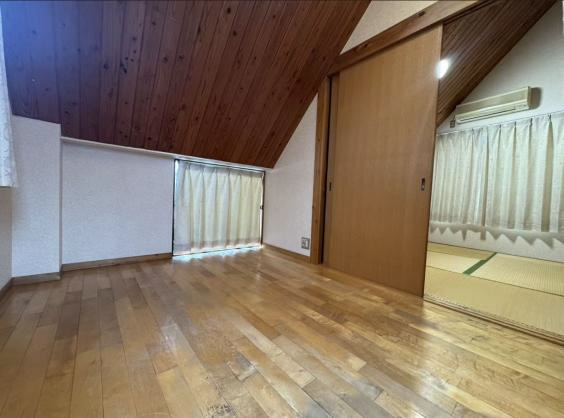大日通4丁目貸家の居間・リビング