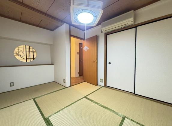 大日通4丁目貸家の居間・リビング
