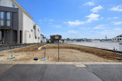 【外観】 | ◆◇町田市小川4丁目　新築戸建て　1号棟◇◆ | ◆一戸建てを中心とした街並みが整然と続き、周辺は高い建物が建っていないので、緑の多い閑静な趣を感じる環境です。街並みや周辺環境も重要なポイントです！！