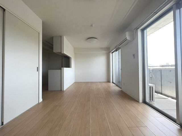 Calm.esの居間・リビング|使いやすい居間です
※間取り反転の場合あり、内装が若干異なる場合がございます