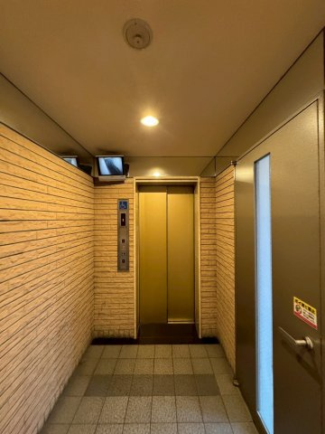 ウィスタリア京橋のロビー