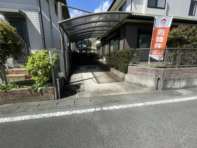 藤岡市藤岡　中古1780の駐車場