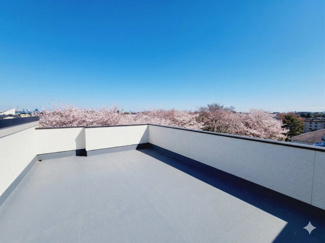 【バルコニー】 | 船橋市芝山5丁目　新築戸建 | 屋上バルコニーです。周辺に高い建物は有りませんのでプライベート空間としてもお使いいただけます。