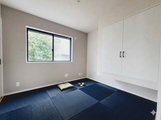 【和室】 | 船橋市芝山5丁目　新築戸建 | 通風、陽当り良好！窓を開けると、爽やかな風が通ります
