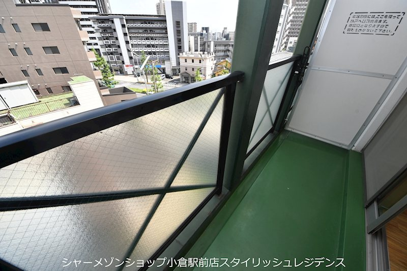 コートハウス中島通りのバルコニー