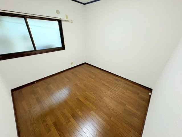 山下町戸建の居間・リビング