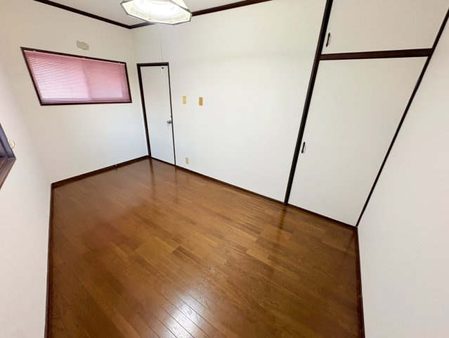 山下町戸建の居間・リビング