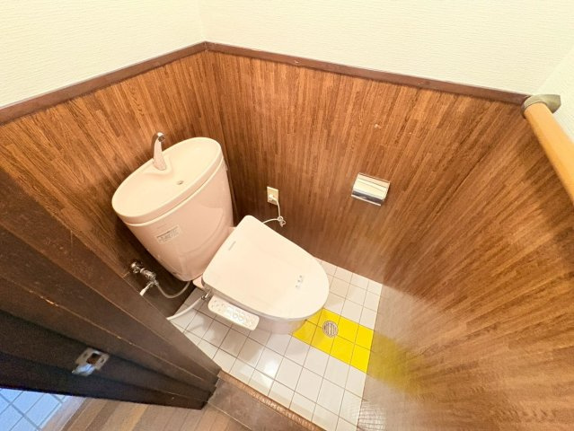 山下町戸建のトイレ