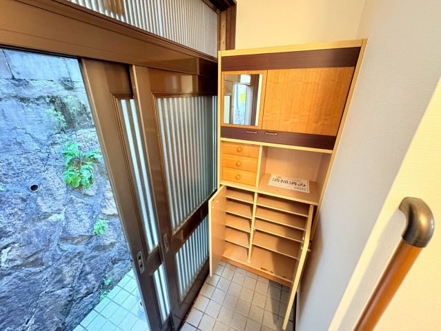 山下町戸建の収納