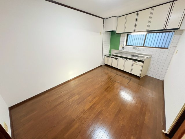 山下町戸建の居間・リビング
