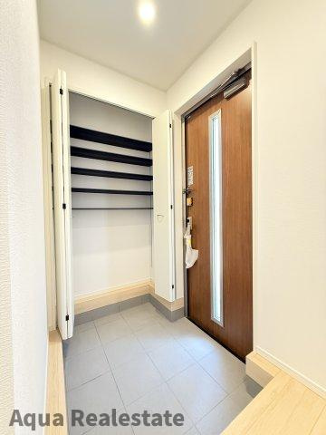 三豊市詫間町詫間の新築一戸建の玄関|毎日通る玄関はこちらです