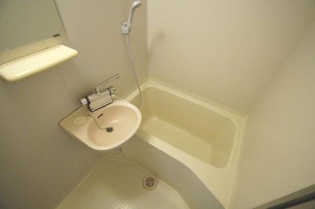 新品家具付きマンション千代4(KaGood福岡)の浴室