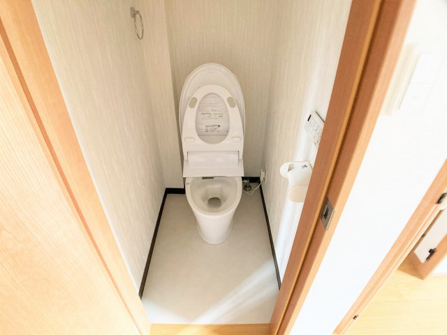 ルーチェ・オットのトイレ|同建物別部屋　現況優先