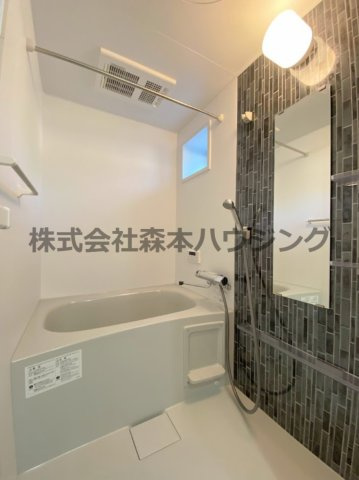 【浴室】 | 　クレアール大久保町 | 落ち着いた空間のお風呂です