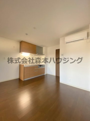 【居間・リビング】 | 　クレアール大久保町 | ゆったり過ごせるリビングです