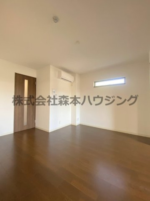 【居間・リビング】 | 　クレアール大久保町 | 明るいリビングです