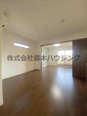【居間・リビング】 | 　クレアール大久保町 | こちらのリビングで趣味の時間をお楽しみください