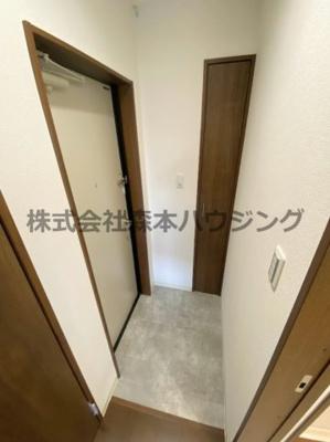 【玄関】 | 　クレアール大久保町 | 落ち着いた玄関です