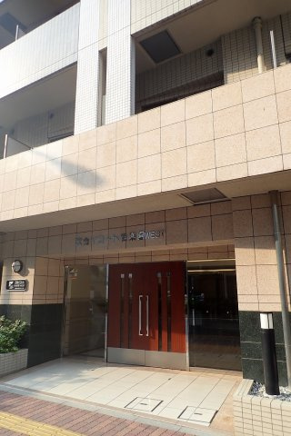 スカイコート後楽園WESTのエントランス