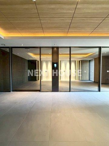 S-RESIDENCE堺湊駅前azureのエントランス