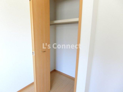 【設備】 | フレスクーラⅢ | 各部屋にクローゼット付き。
