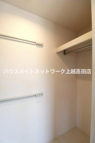 レーヴ・シーヴォンの収納|ウォークインクローゼット
